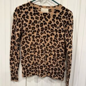 Chic Leopard Print Knit Top